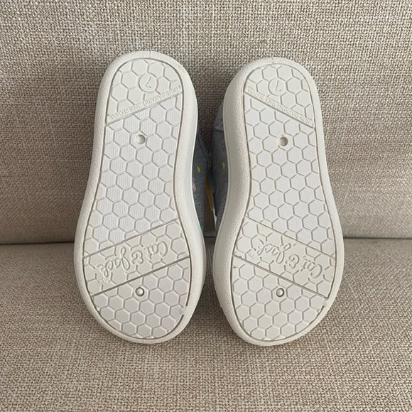 NWT Cat & Jack Toddler Parker Sneakers, Gray with hearts, size 7T - Picture 7 of 7